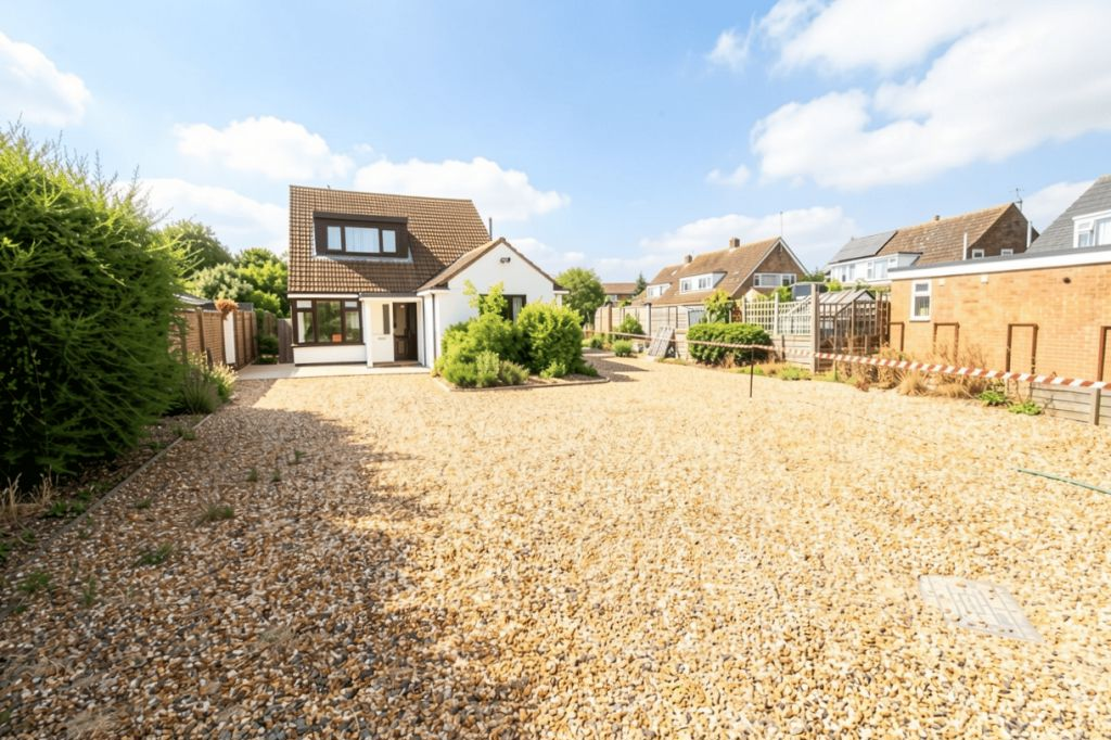 4-bed detached on Castles Close, Stotfold, Hitchin, Bedfordshire, SG5 4BY, £480,000