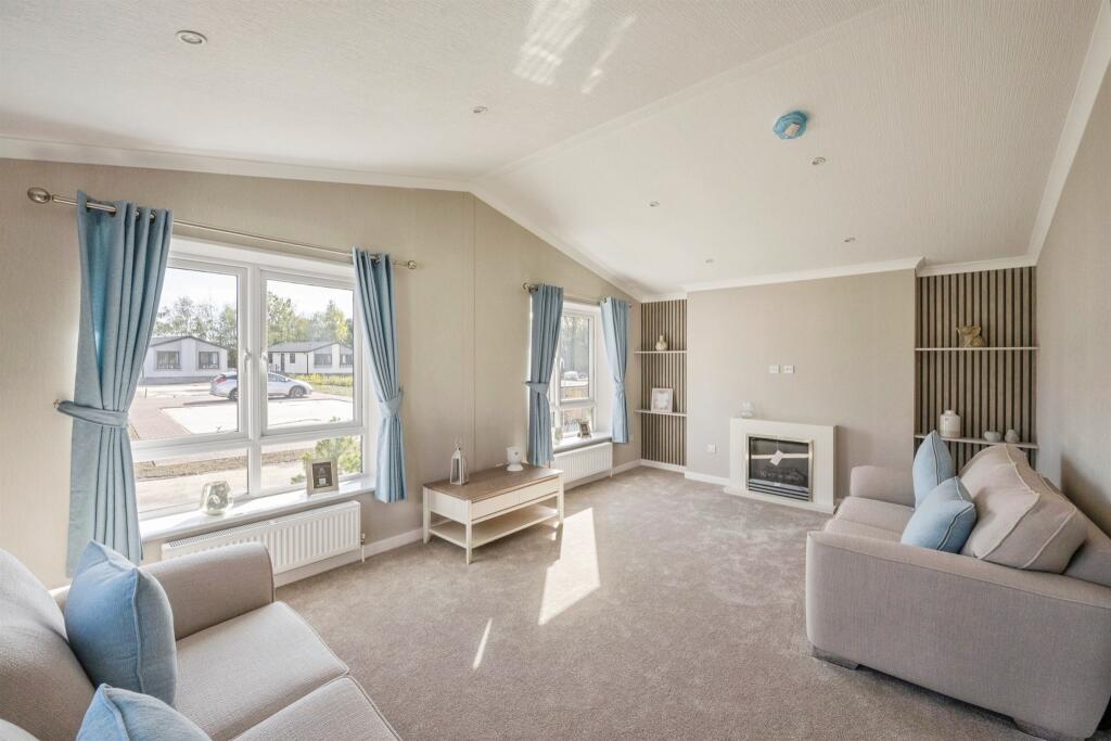 Sandtoft Road, Belton, Doncaster photo 3