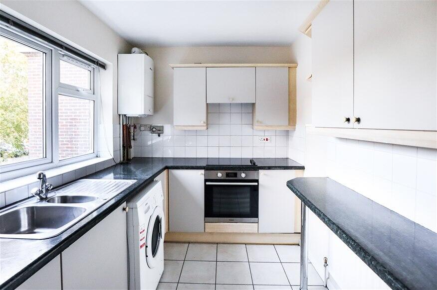 Apartment in St Albans, Harpenden - View 3