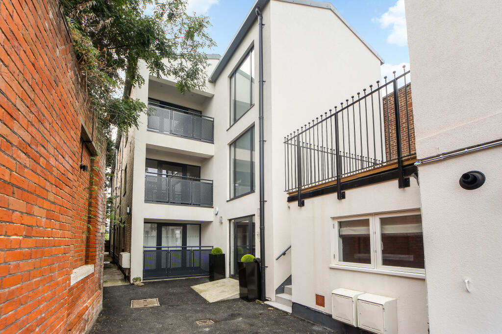 Main image of property: London Street, Chertsey, KT16