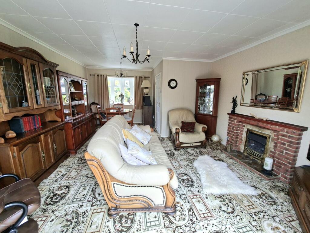 Broomfield Lane, Stocksbridge, S36 photo 2