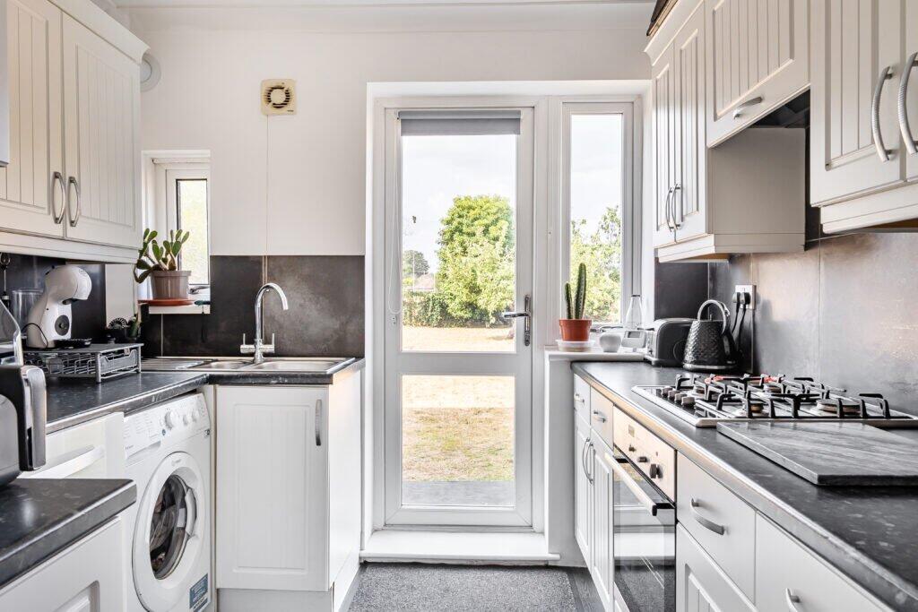 Russel Road, Bournemouth, BH10 photo 5