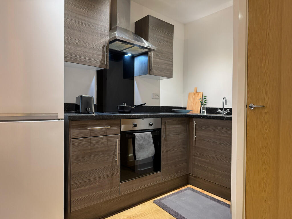 Apartment in Stockport, Heaton Norris, The Four Heatons - View 4