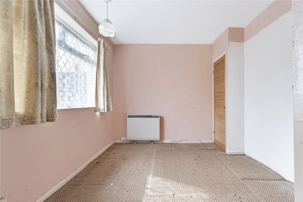 House in Manchester, Newall Green - More