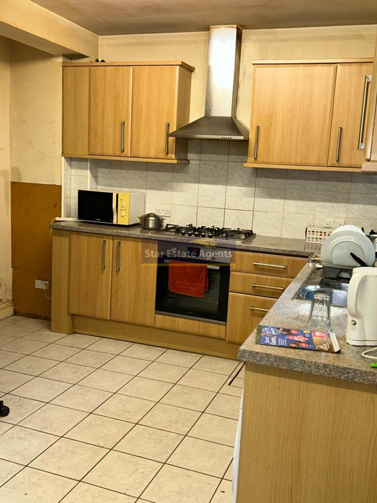Main image of property: Kings Avenue