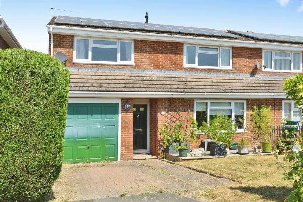 Main image of property: Glebe Road, Deanshanger, MILTON KEYNES
