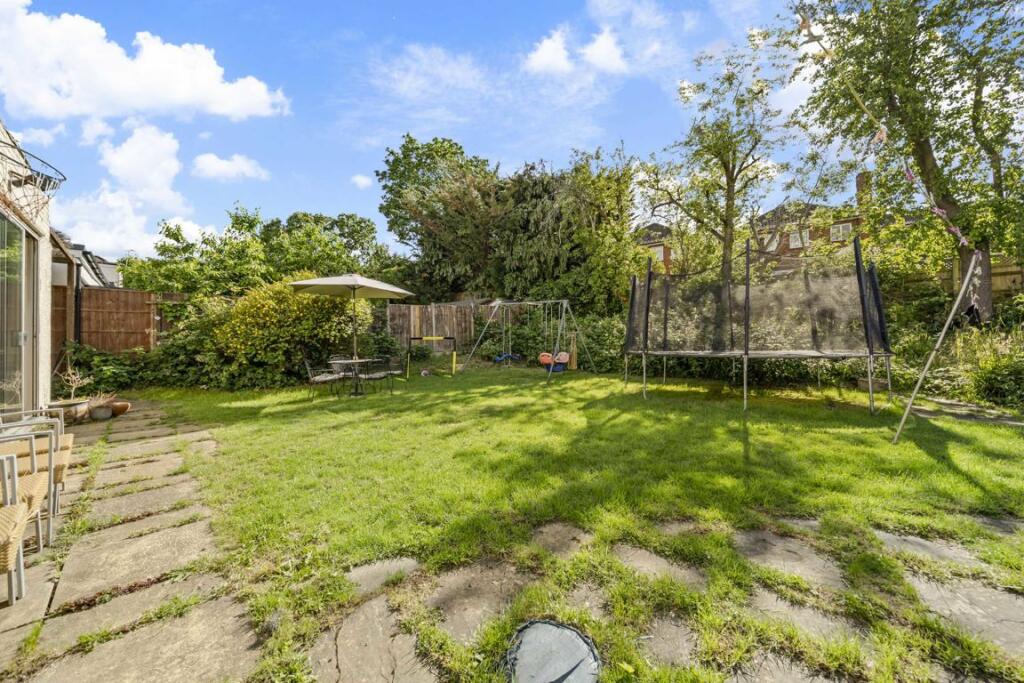 House in London - View 3