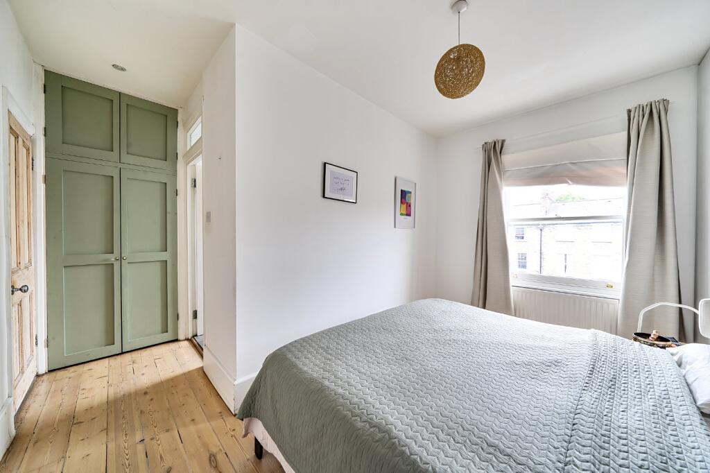 Apartment in London - More