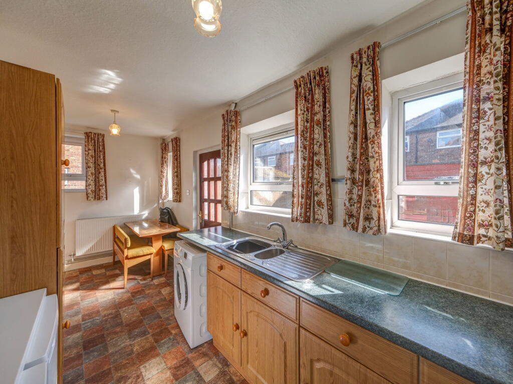 High Legh Road, Lymm, WA13 0RS photo 4