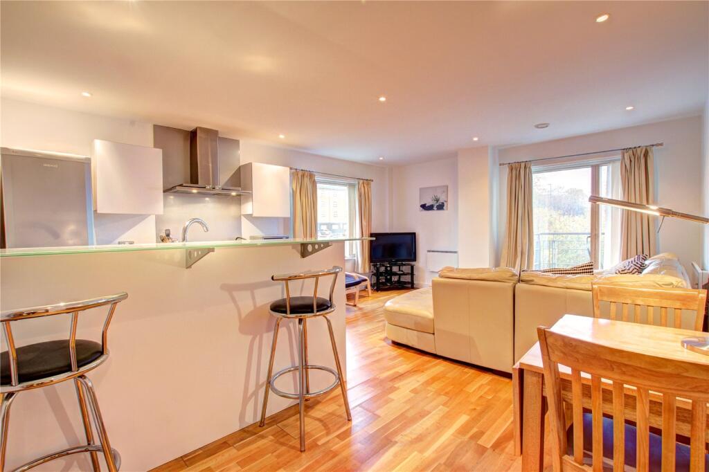 Apartment in Newcastle upon Tyne - View 4