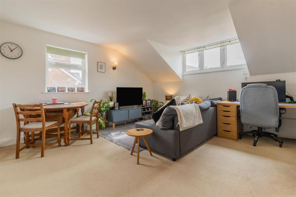 Apartment in Leamington Spa, Milverton, Royal Leamington Spa - View 3