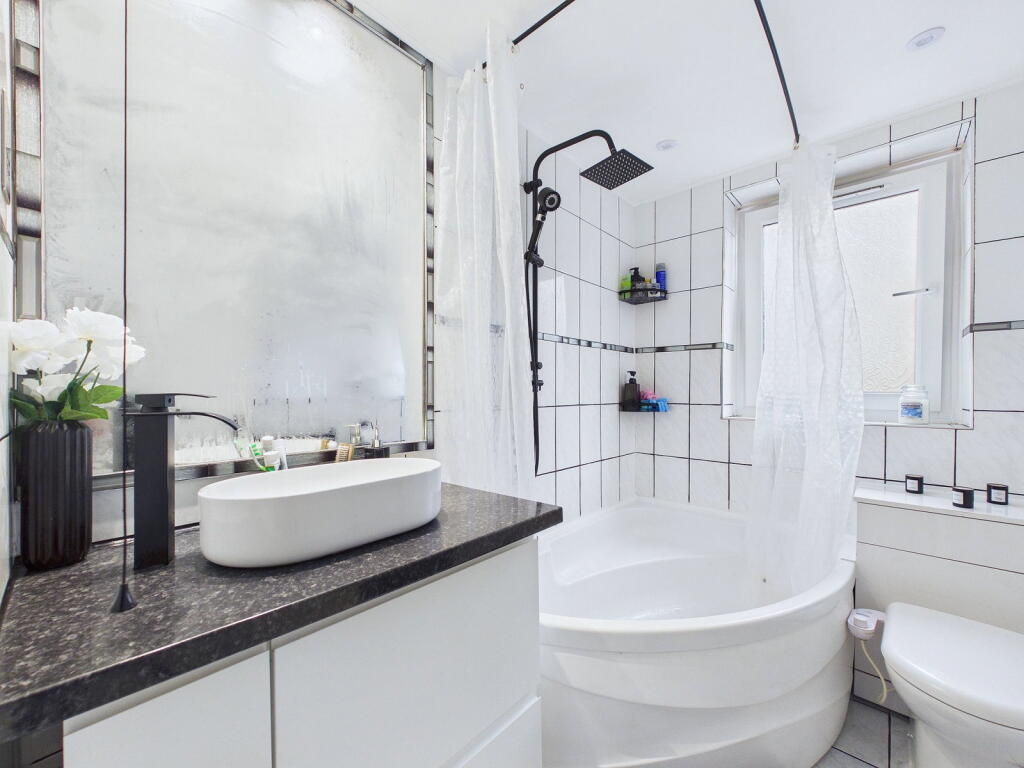 Apartment in Brighton - View 5