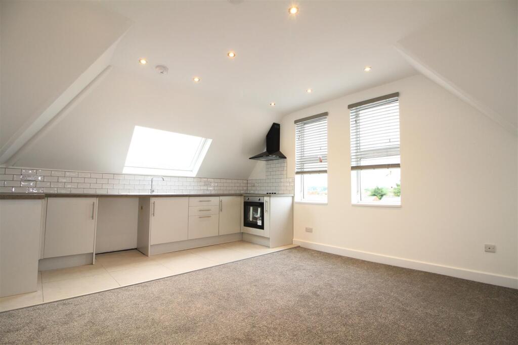 Main image of property: Nottingham Road, Nottingham, NG7