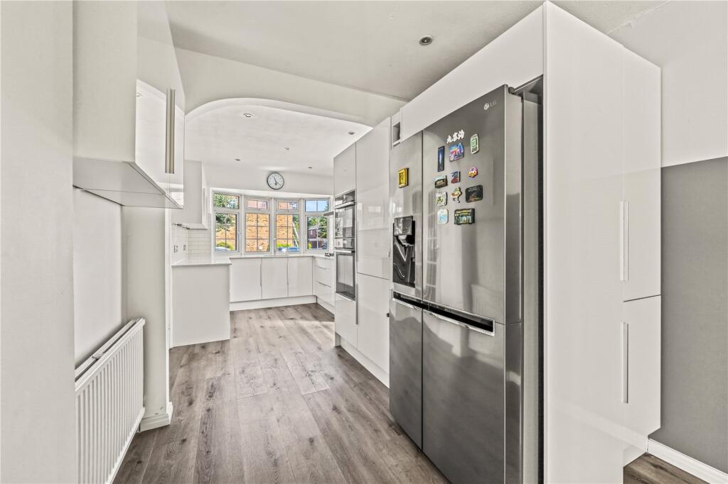 House in London, Hampton - View 5