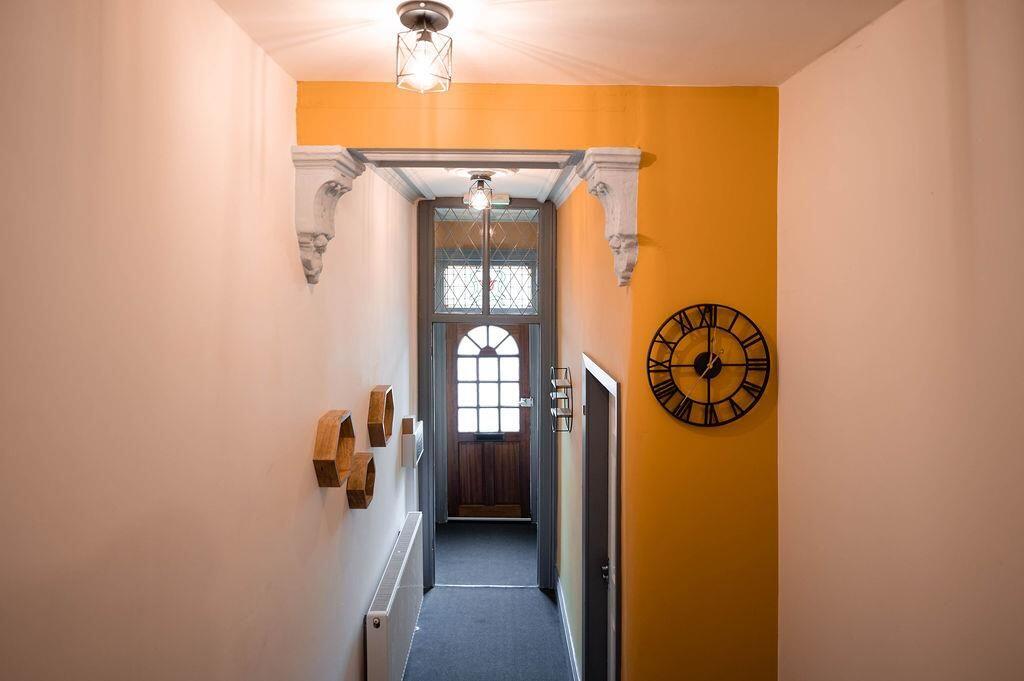 House in Oldham, Greater Manchester - View 3