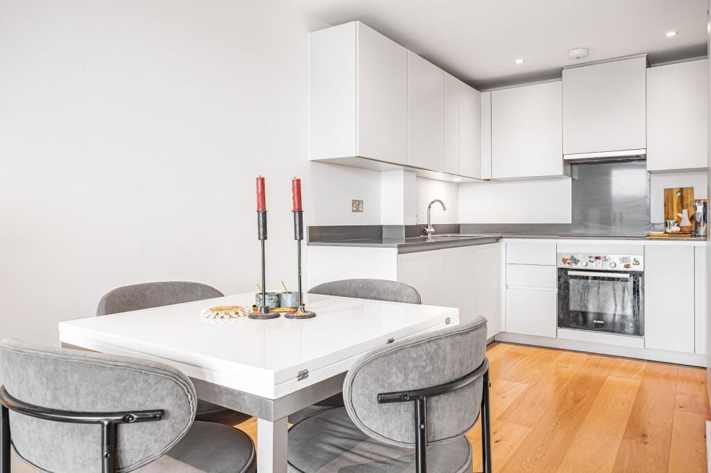 Apartment in London - View 4