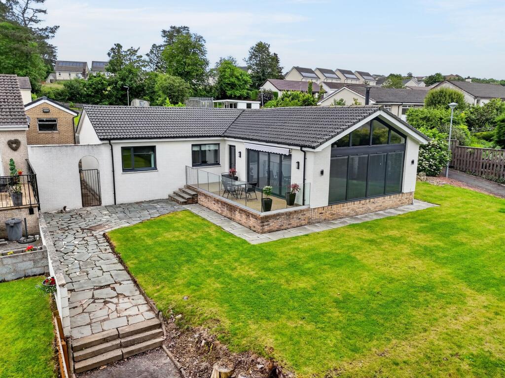 Main image of property: 11 Hunters Way, Cumnock, KA18 1AL