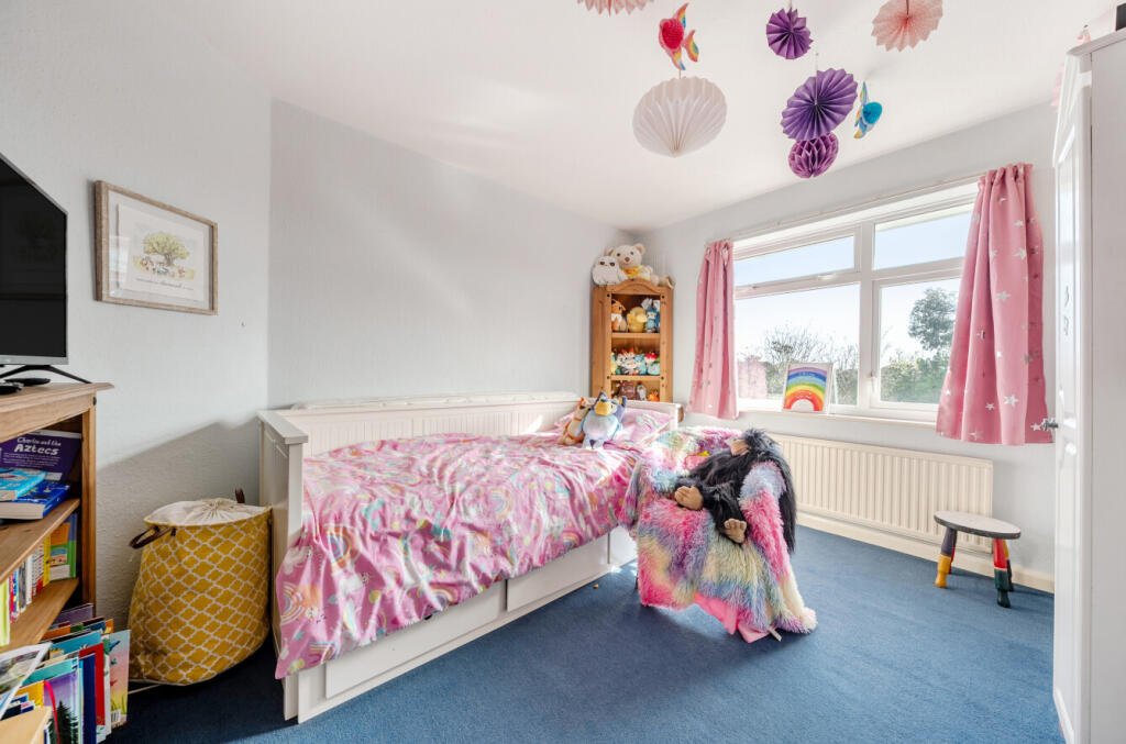 House in Worthing, West Sussex - More