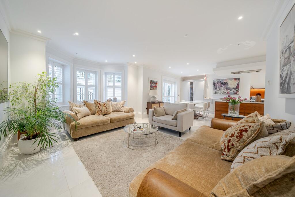Main image of property: The Galleries, Bowdon, Altrincham