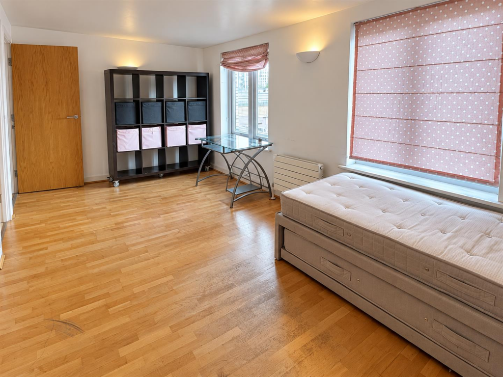 Apartment in London - View 3