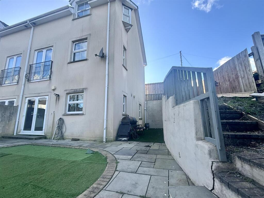 Main image of property: Hakin