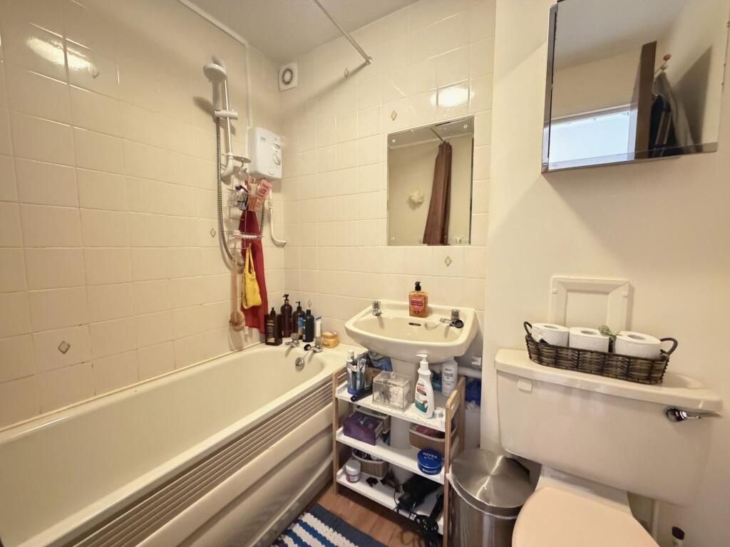 Apartment in Guildford - More