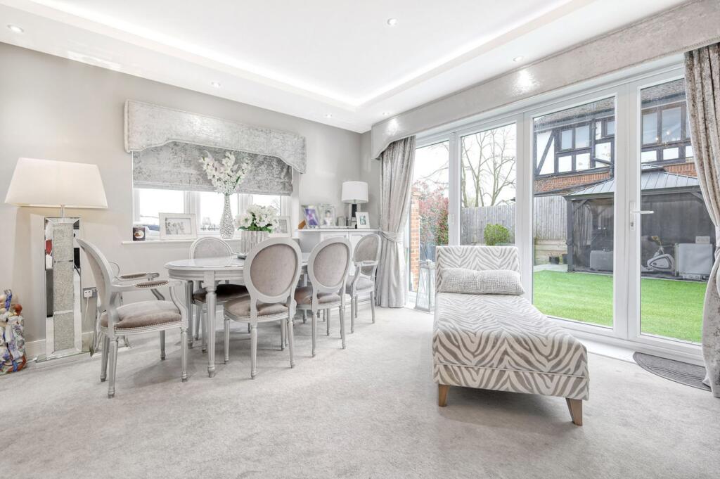 Mount Pleasant Road, Chigwell, IG7 – pohled 5