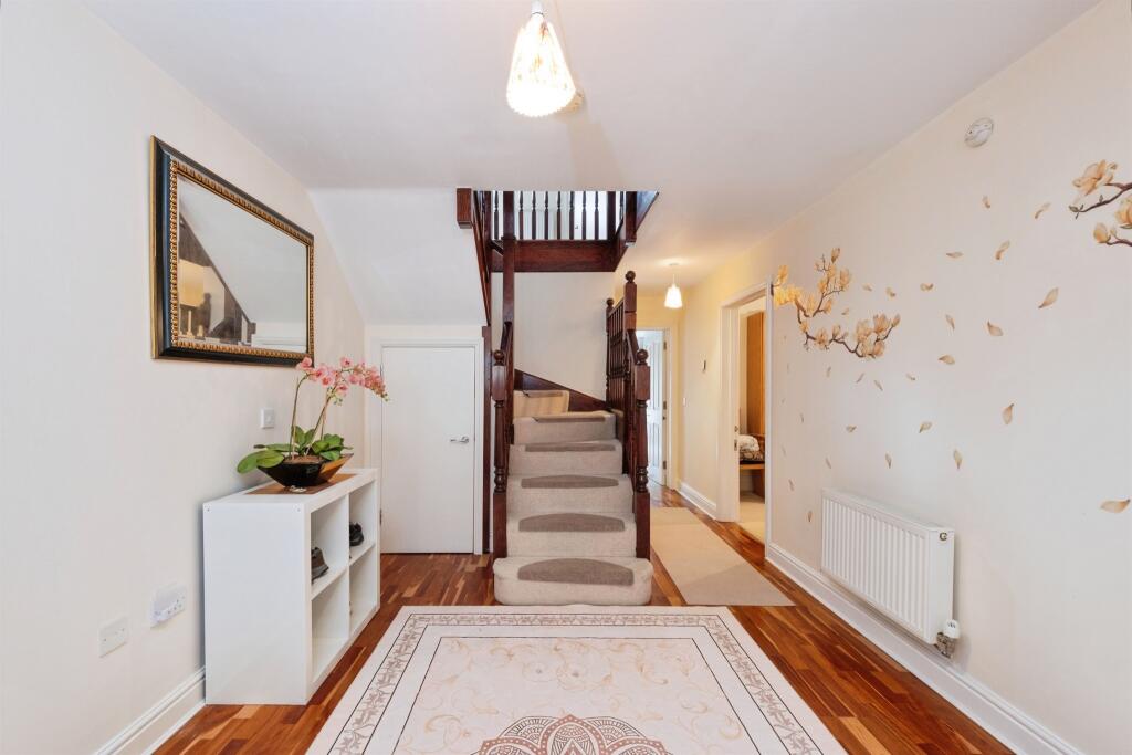 House in Milton Keynes, Monkston Park, Kents Hill, Monkston and Brinklow - More