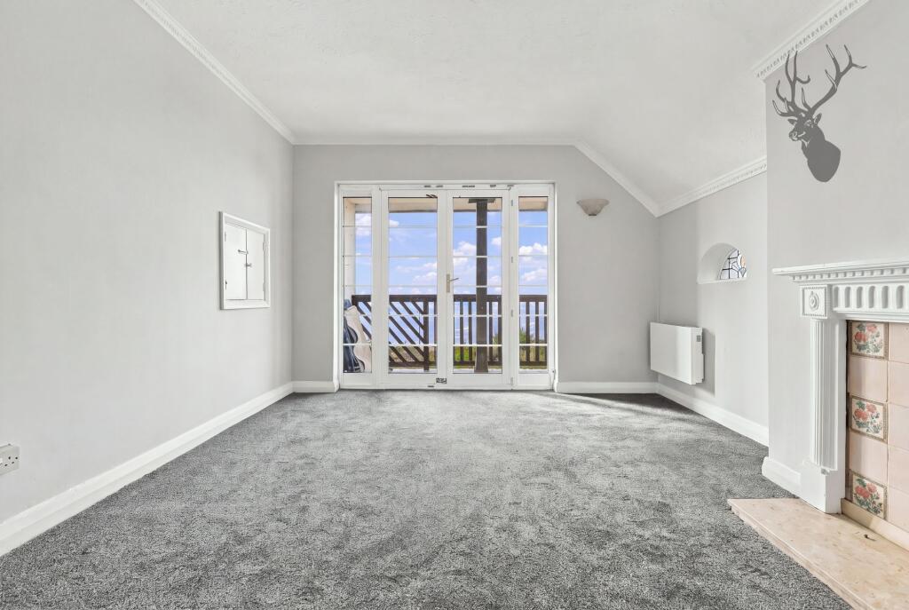Apartment in Southend-on-Sea - View 2