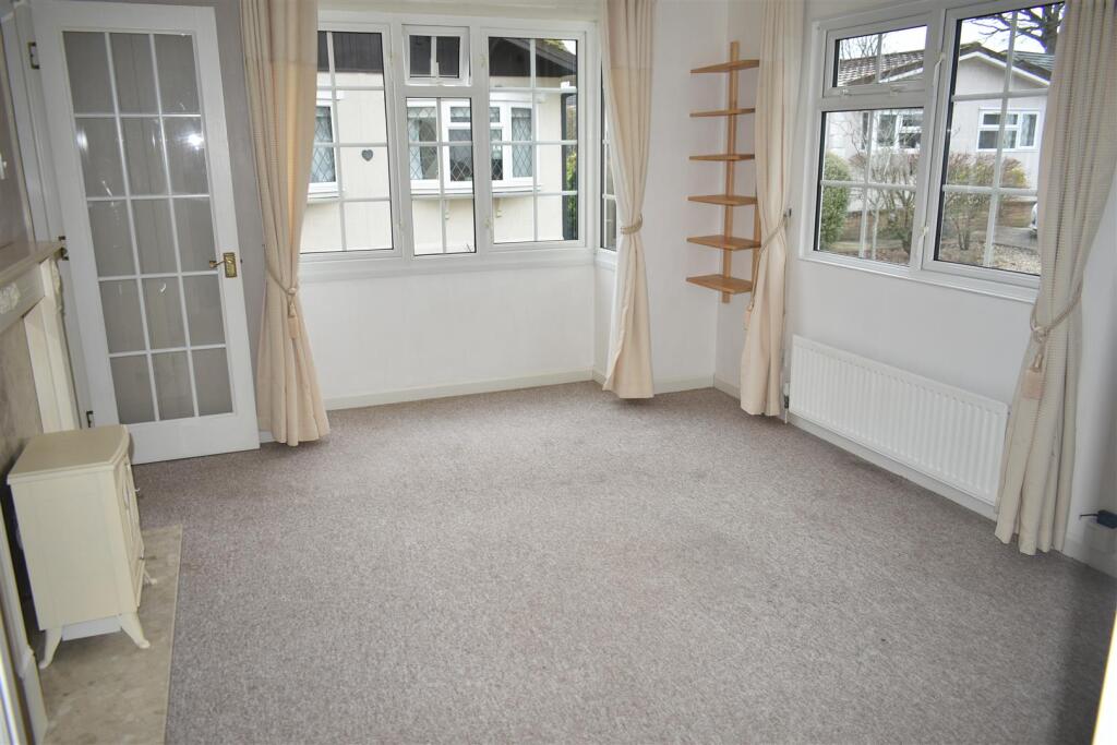 House in Coalpit Heath - View 4