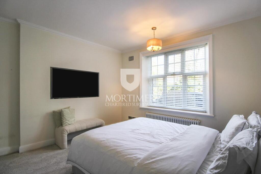 Apartment in London, Winchmore Hill, Palmers Green - More