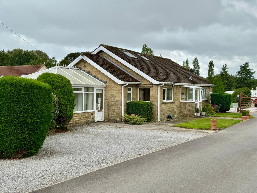 Bardsey, Blackmoor Lane, Leeds, LS17 photo 2