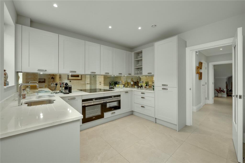 Church Road, East Molesey, Surrey, KT8 photo 3