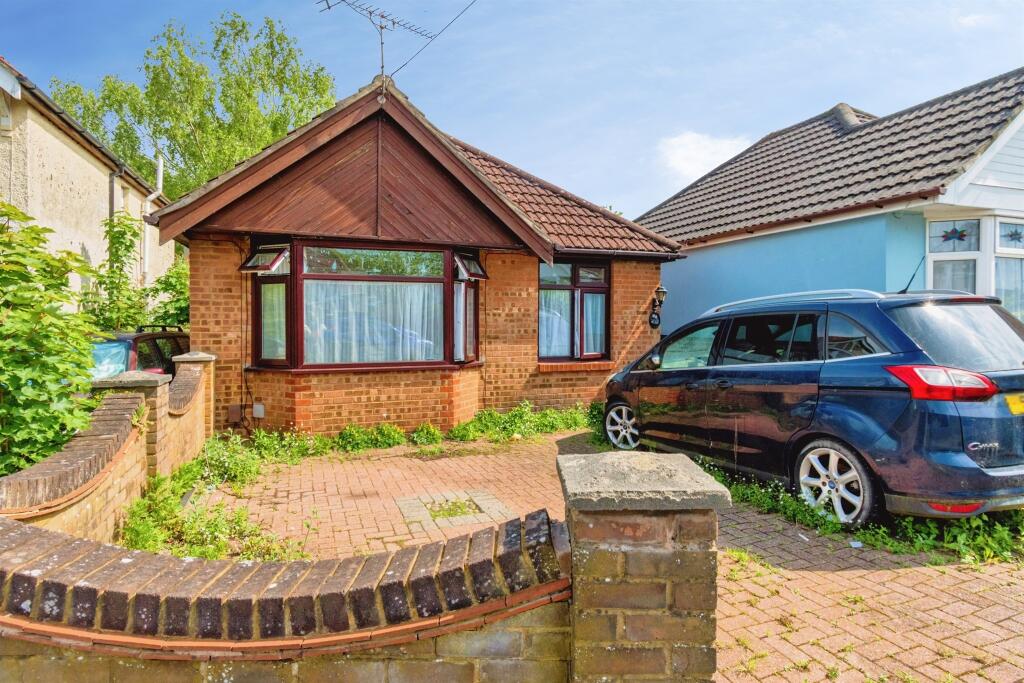 Main image of property: Bath Road, Southampton