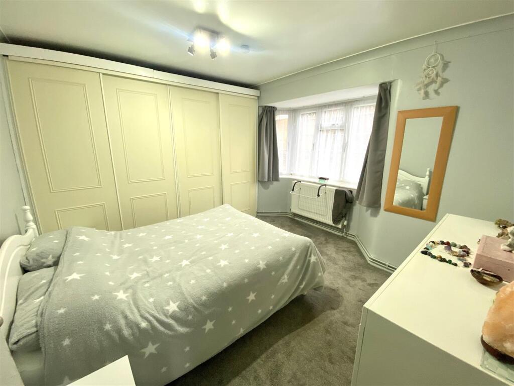 Princesfield Road, Waltham abbey photo 4