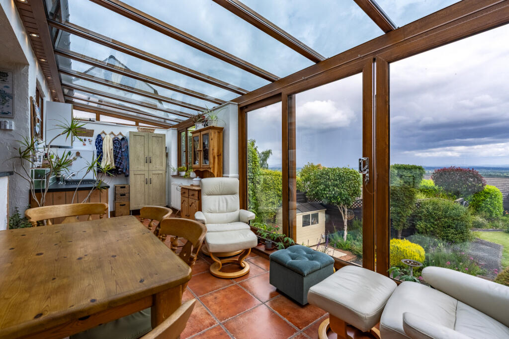 House in Worcester - View 5