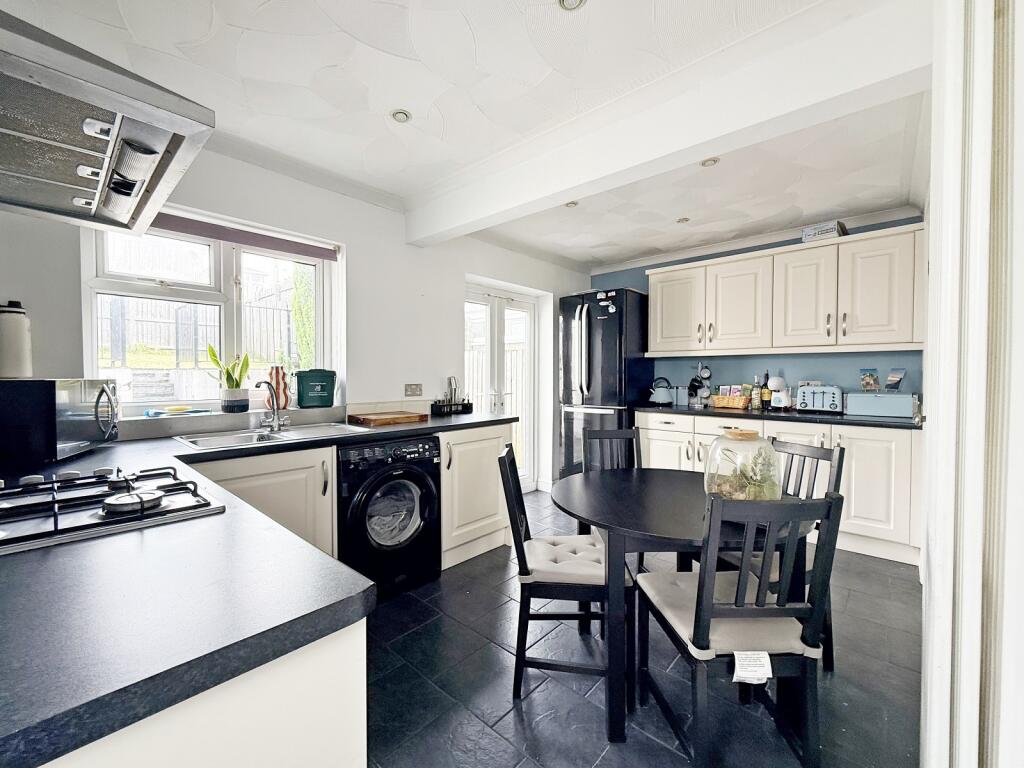 Hawthorn Park, Brynna, Pontyclun, Rhondda Cynon Taff. CF72 9QZ - More
