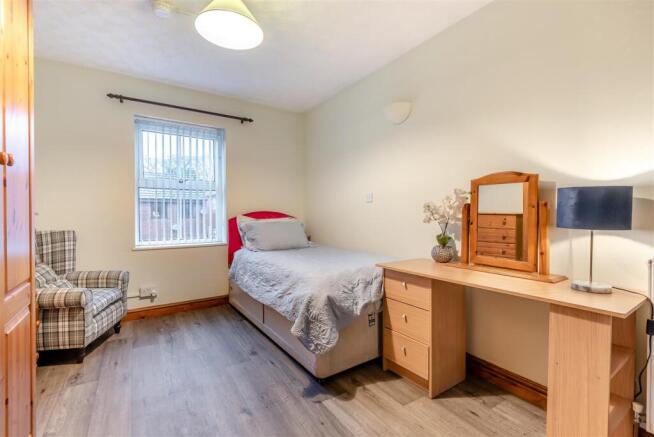 8672402-interior35.jpg