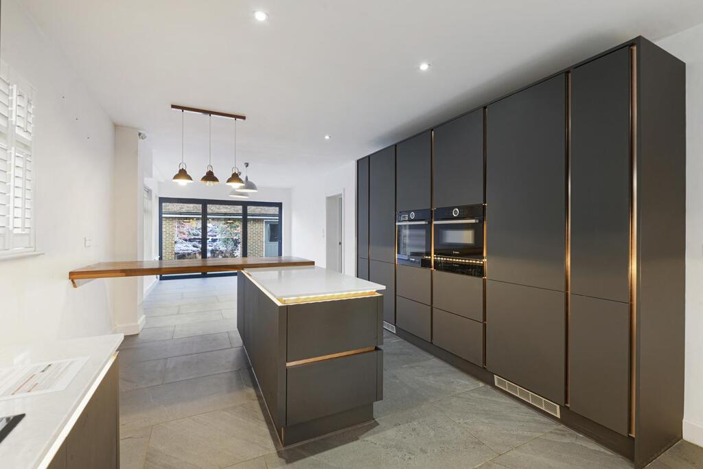 House in Tonbridge and Malling, Kings Hill - View 4