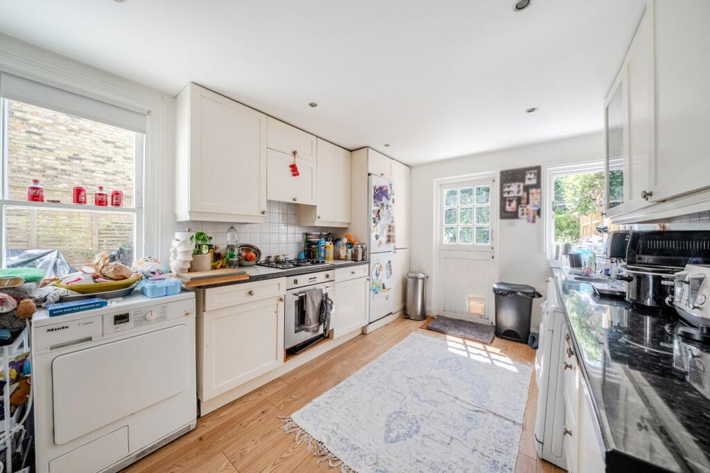 Apartment in London - View 2