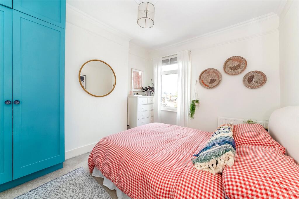 Apartment in London - View 5