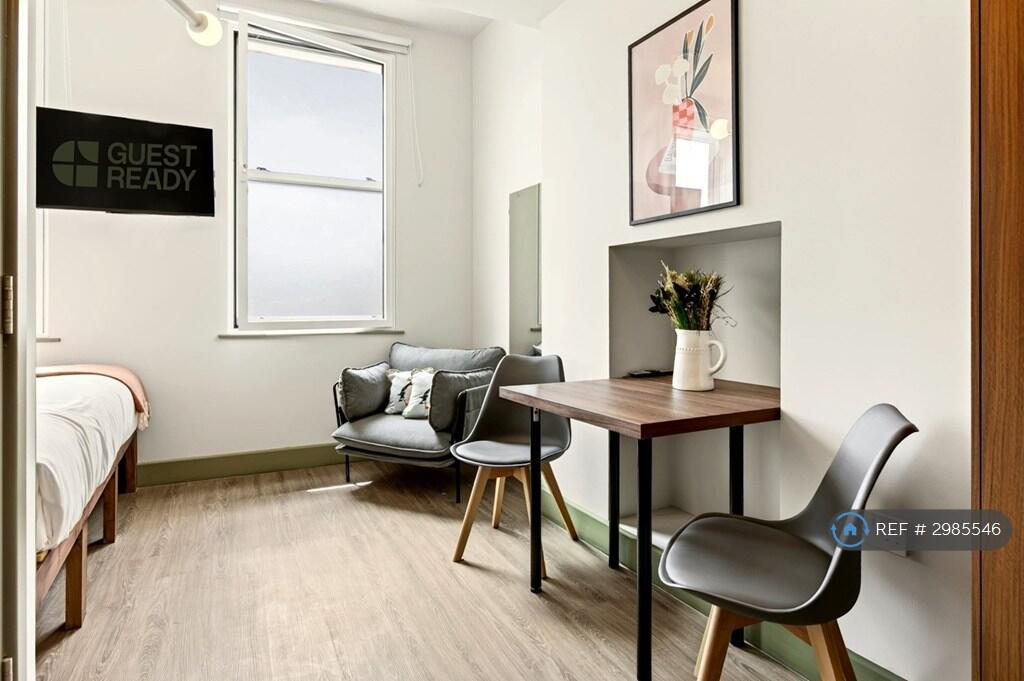 Apartment in London, Greenhill, Wealdstone - View 4