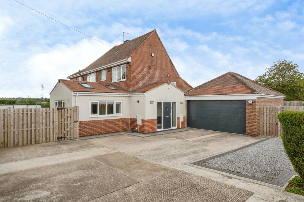 Main image of property: Doncaster Road, Harlington, Doncaster
