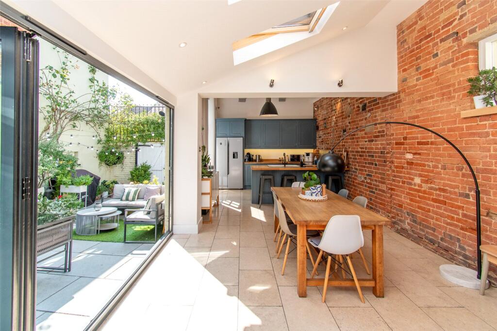 Main image of property: Whinbush Grove, Hitchin, Hertfordshire, SG5