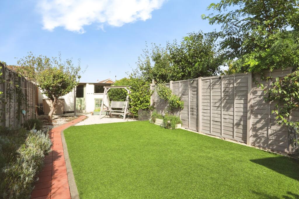 House in Evesham, Hampton - View 4