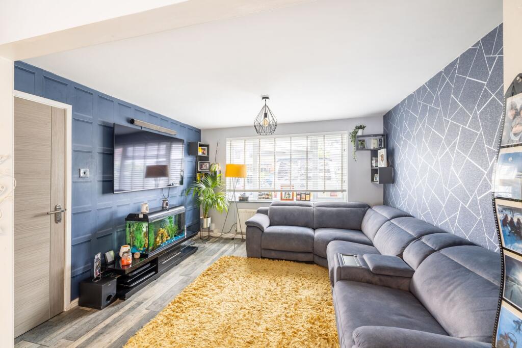 House in Crawley, Worth - View 3