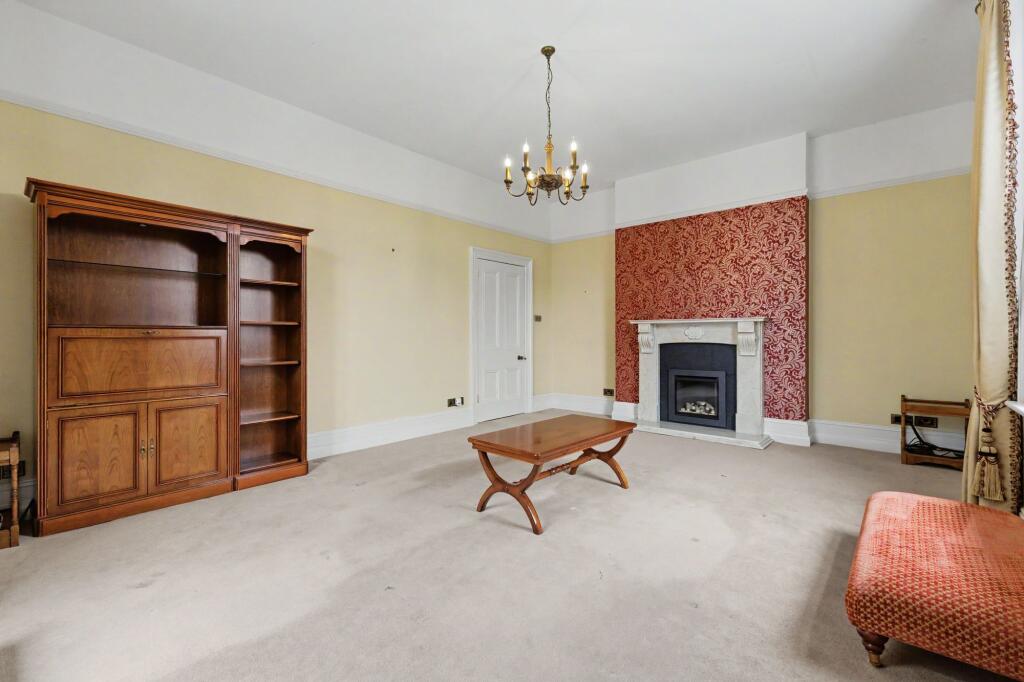 Apartment in Worcester - View 3