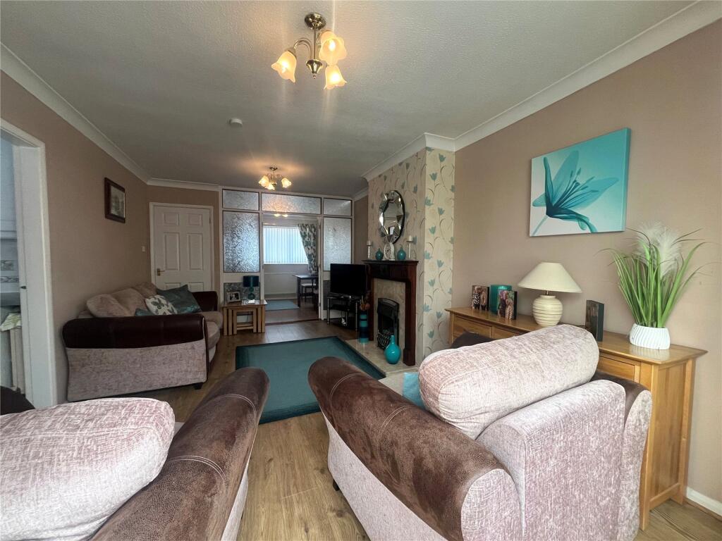 House in Daventry, Headlands - More