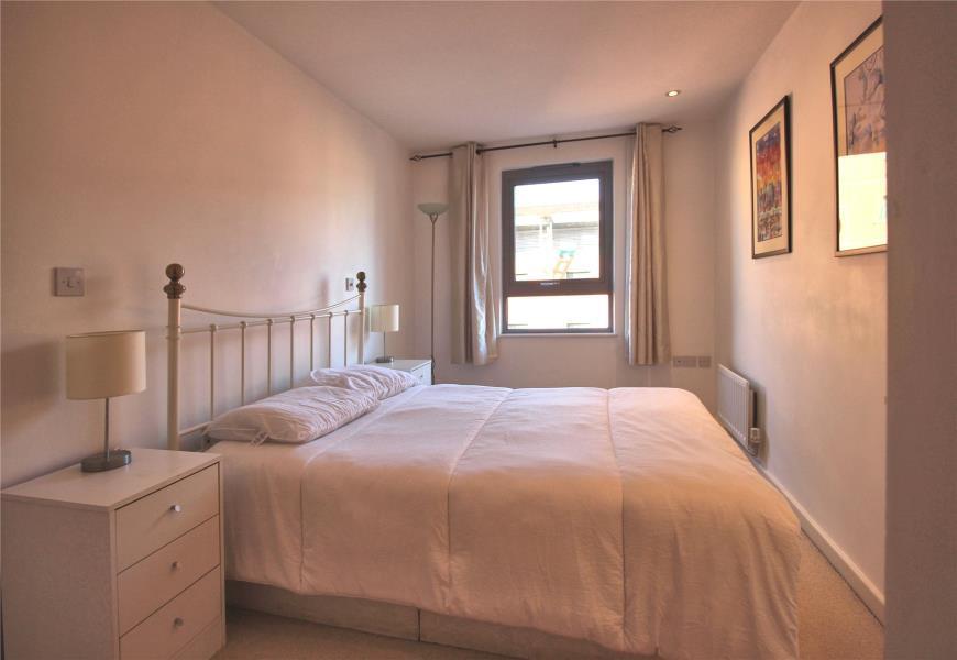 Apartment in Guildford - More