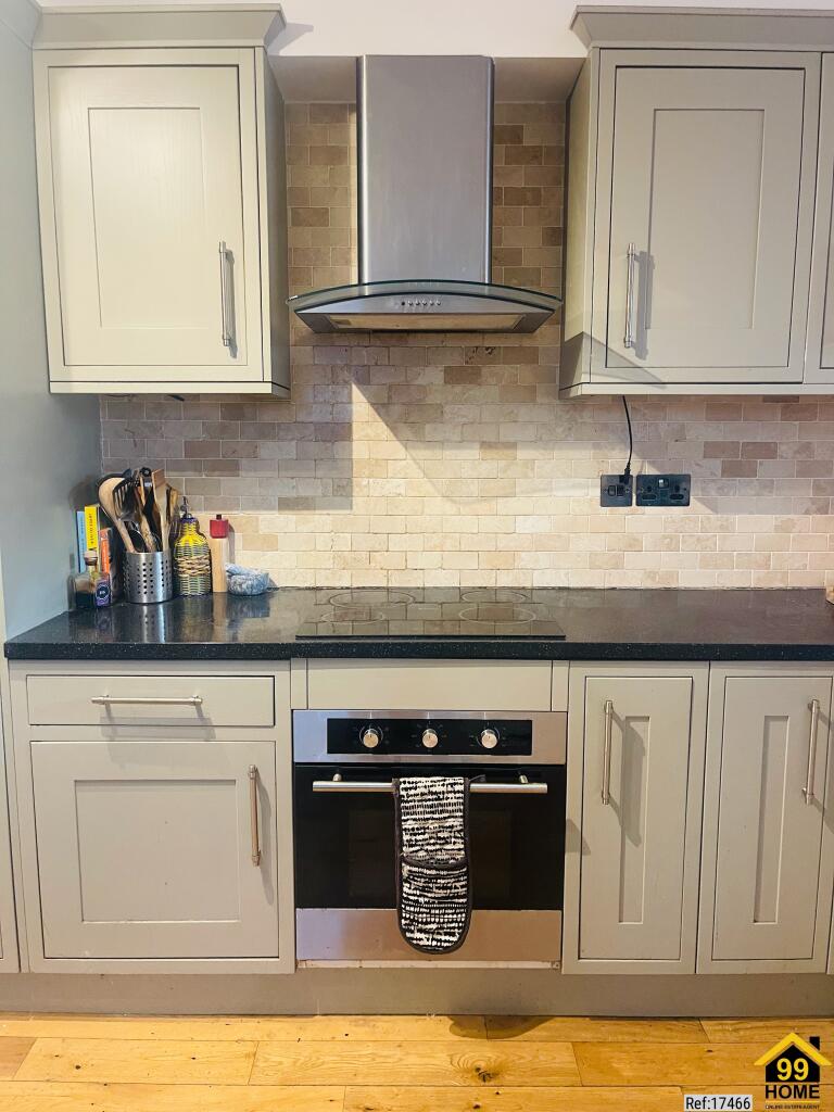 House in London - View 5